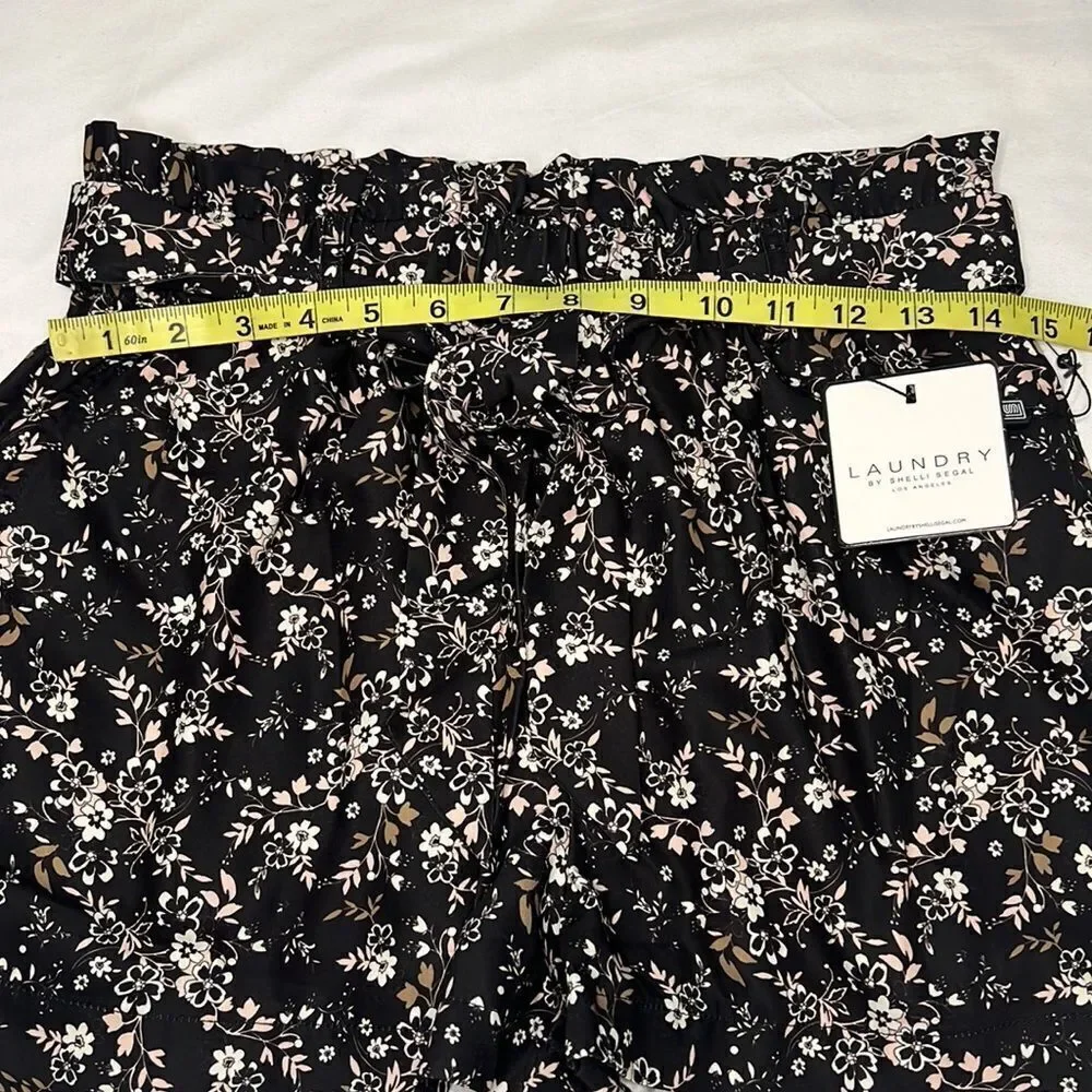 Laundry By Shelli Segal details brand