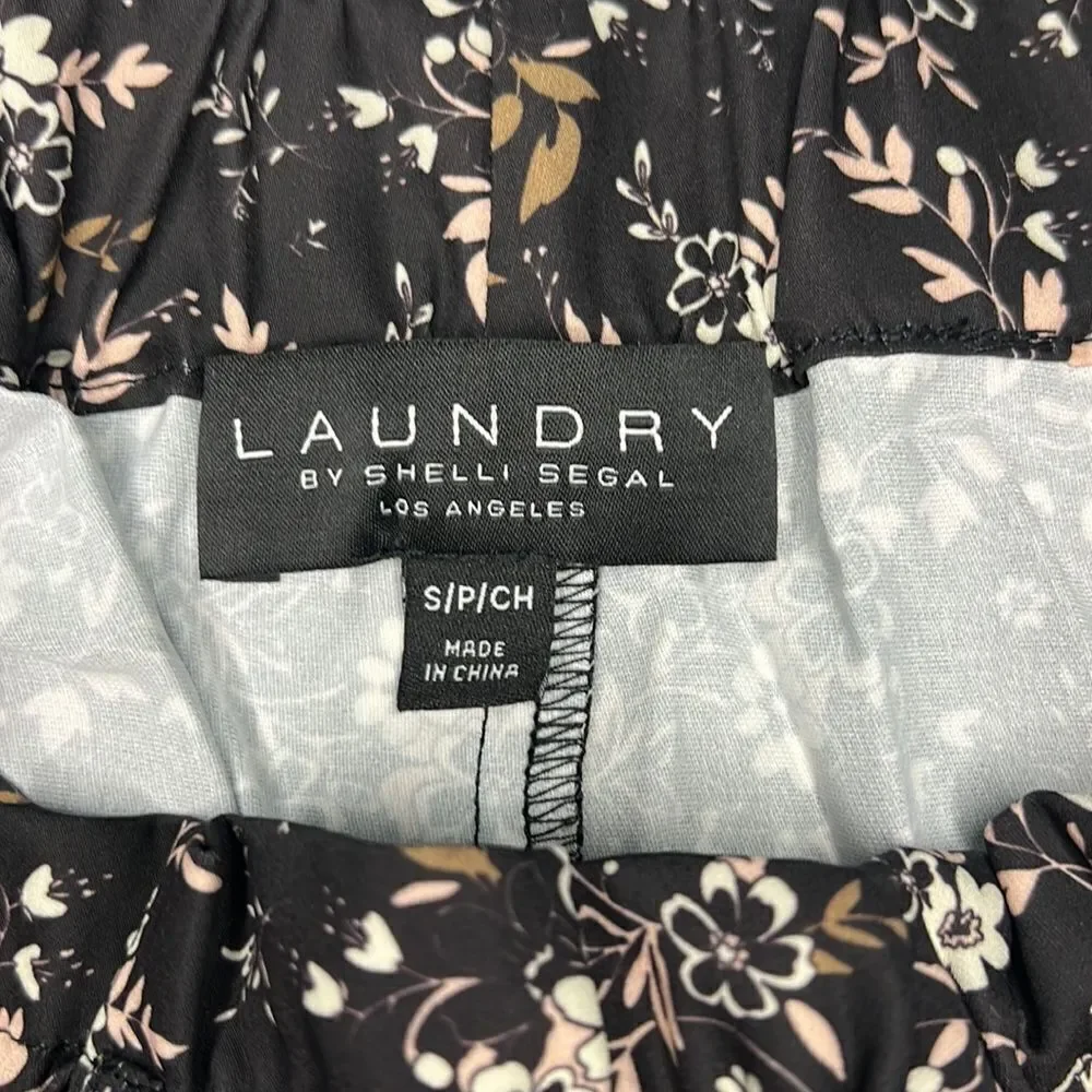 Laundry By Shelli Segal details brand