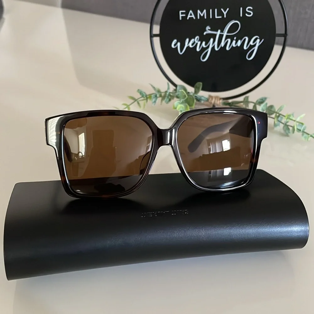 Yves Saint Laurent 100% authentic