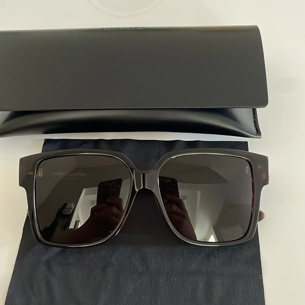 Yves Saint Laurent 100% authentic