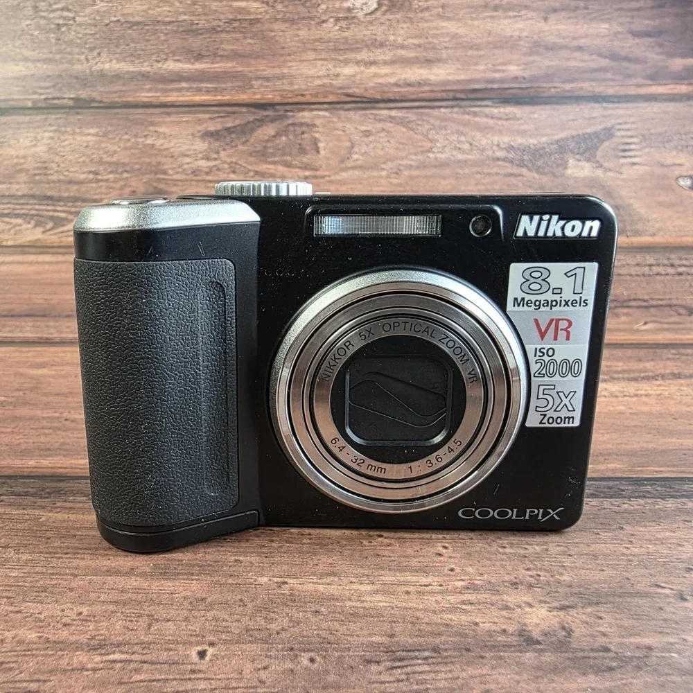 Nikon Coolpix P60 Digital Camera 8.1mp VR ISO 2000 5x Zoom PARTS OR REPAIR