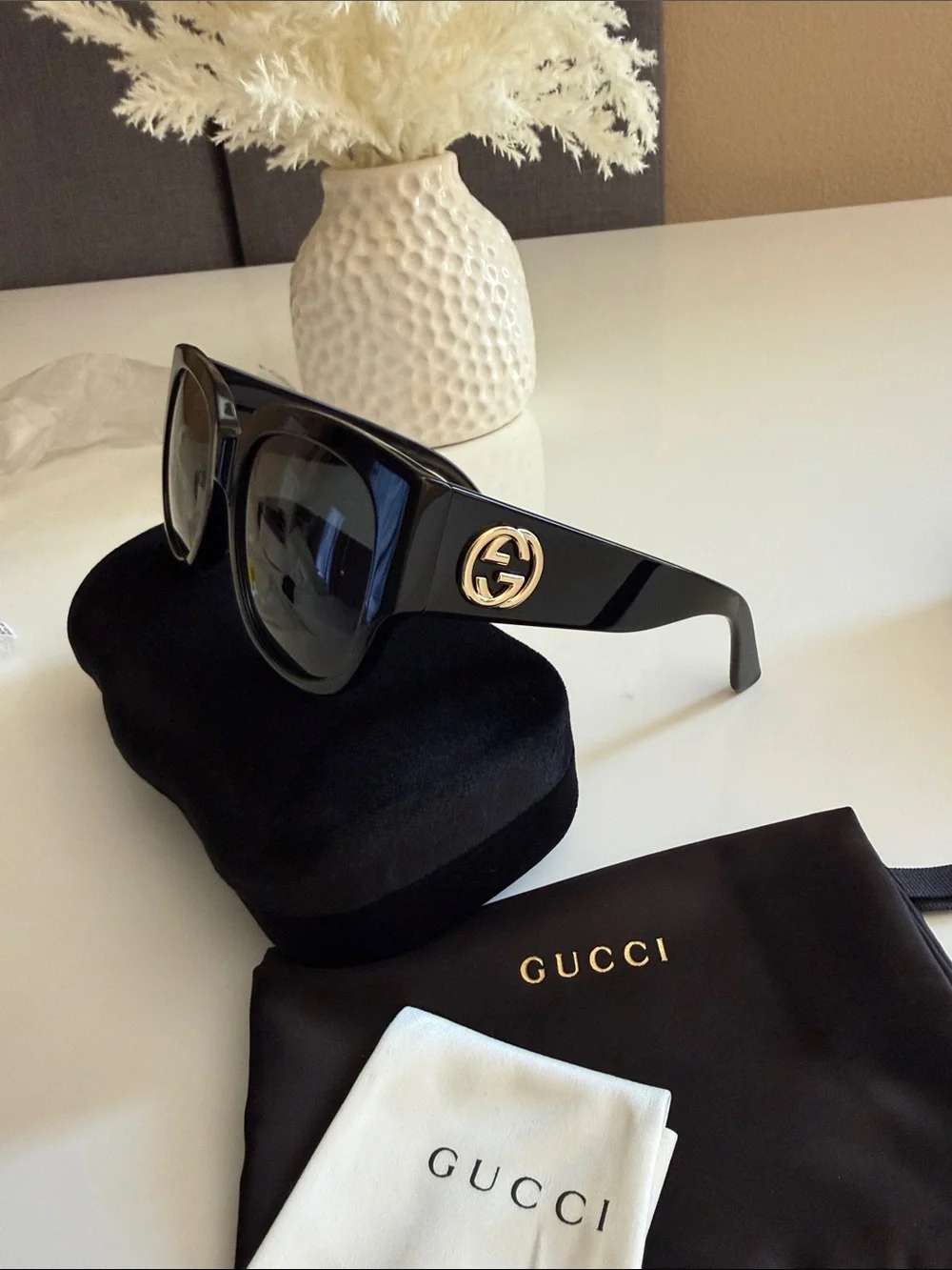 NWT , Gucci Women’s GG0142SAN  55mm Sunglasses black & gold