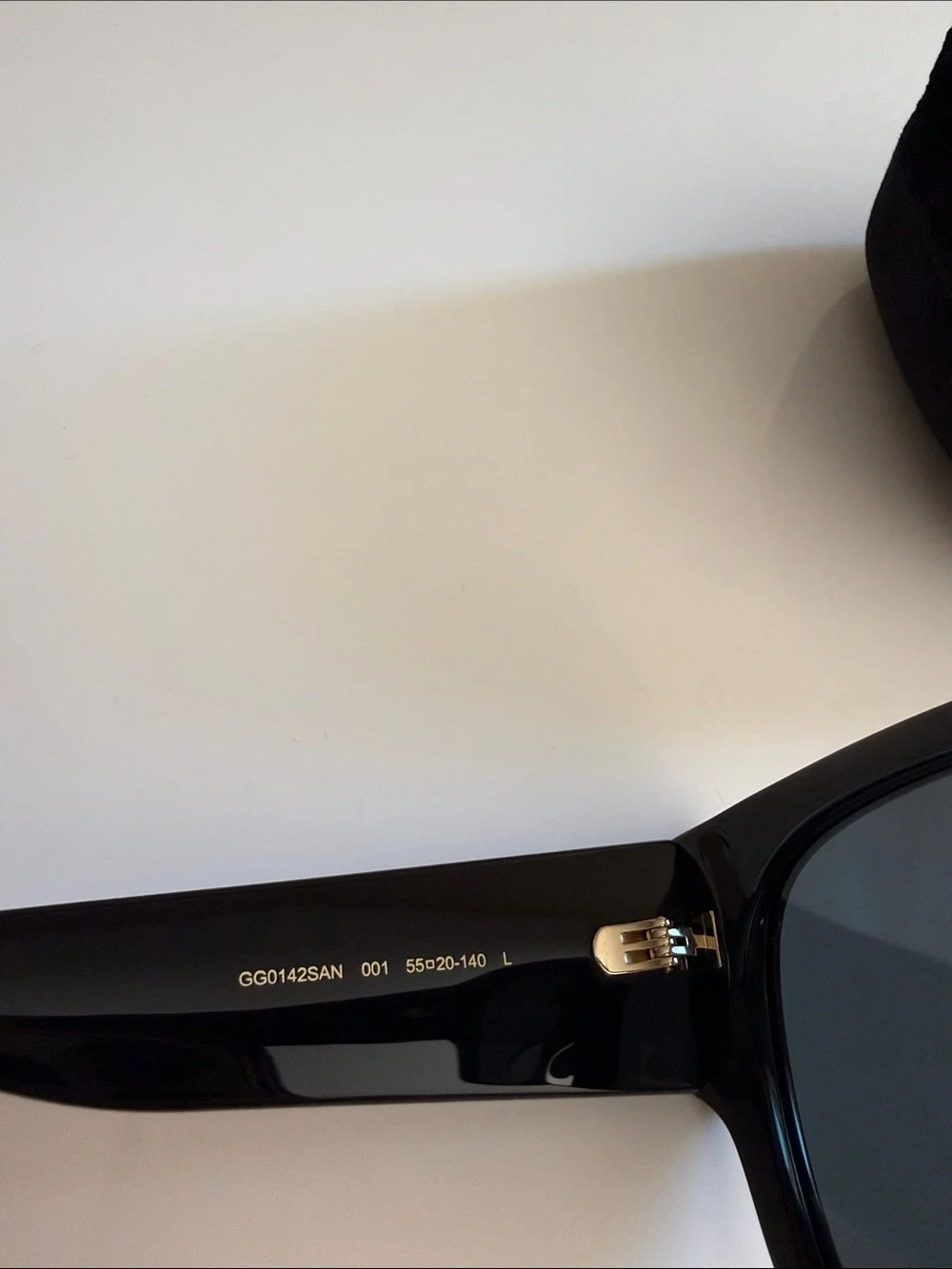NWT , Gucci Women’s GG0142SAN  55mm Sunglasses black & gold