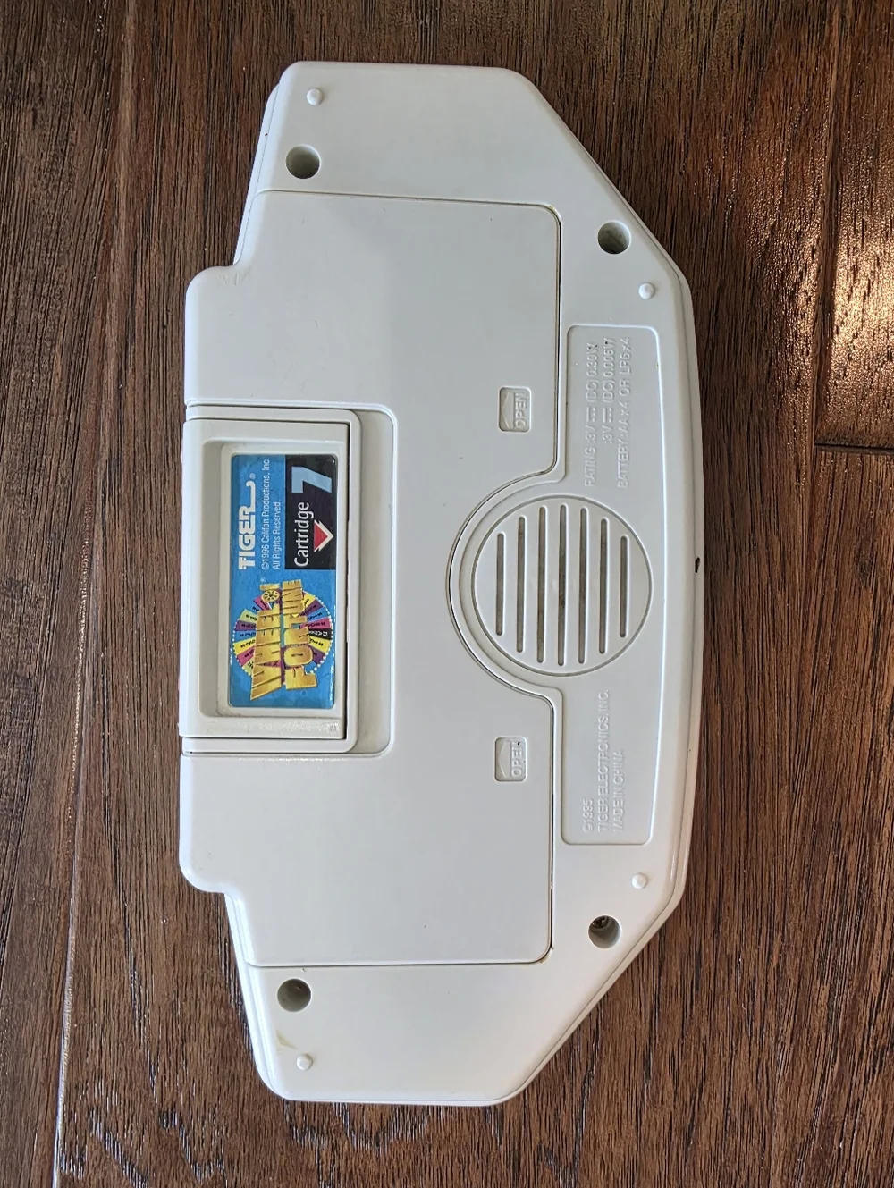 Vintage 1995 Tiger Electronics Wheel of Fortune Handheld Game with Cartridge 7