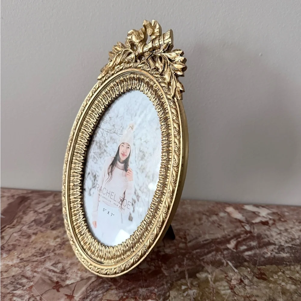 Elegant Gold Oval Picture Frame antique style for 5x7” photo