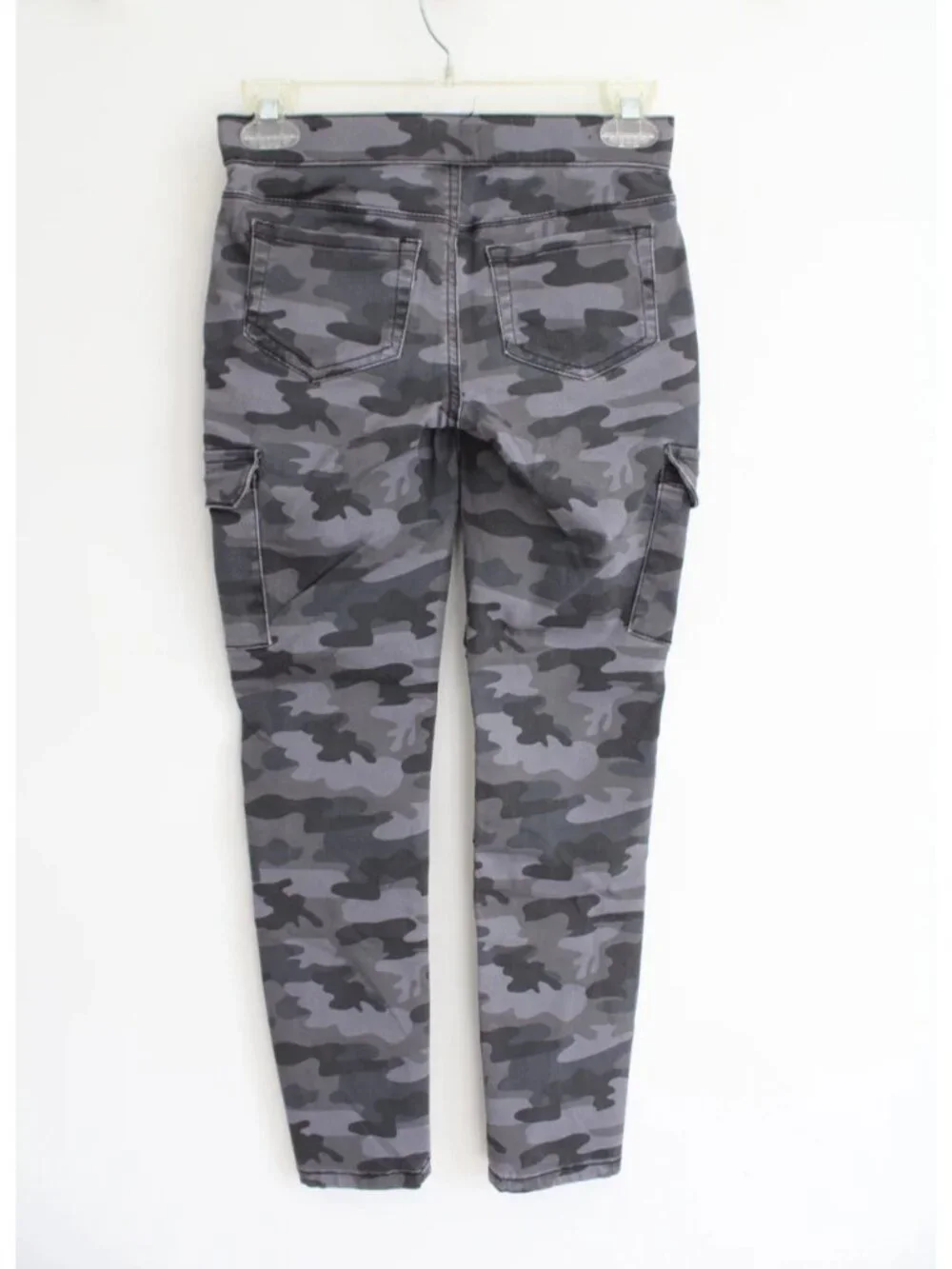 JUSTICE Girls size 18 plus Gray Cargo Camouflage Pants Stretch EUC