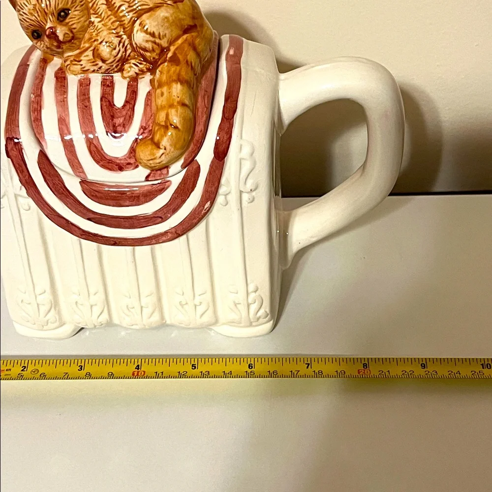 Vintage 1980 Ceramic Teapot Ginger Cat Sleeping on Radiator. Like New