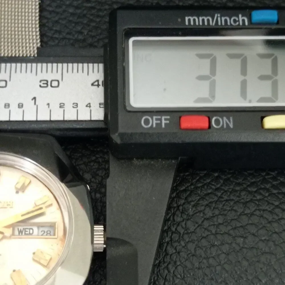 Vintage 1976 Ricoh Automatic Mens Silver Watch W/daydate & Patina accents