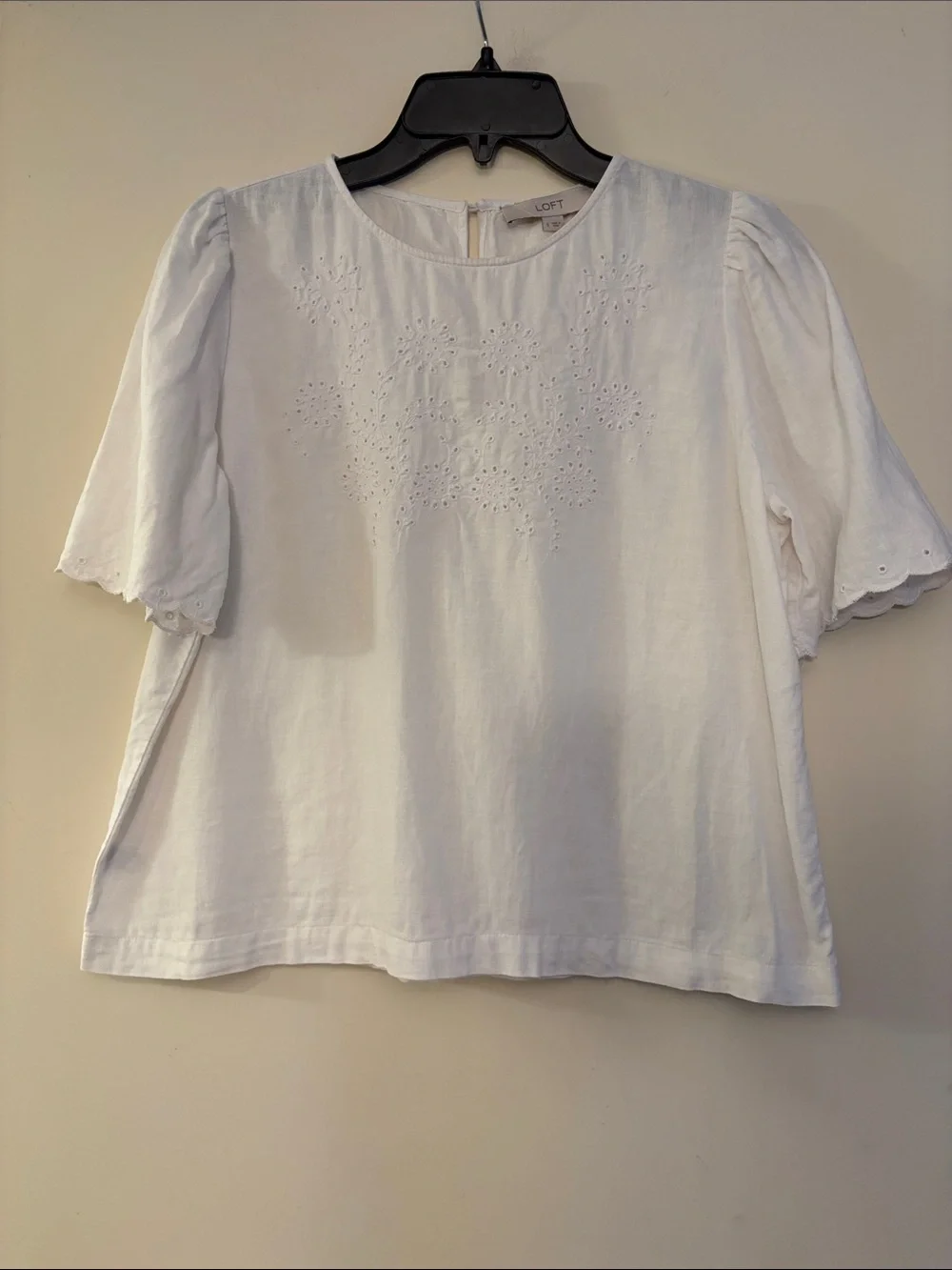 LOFT Women’s White Linen Blend Eyelet Puff Sleeve Blouse, size small