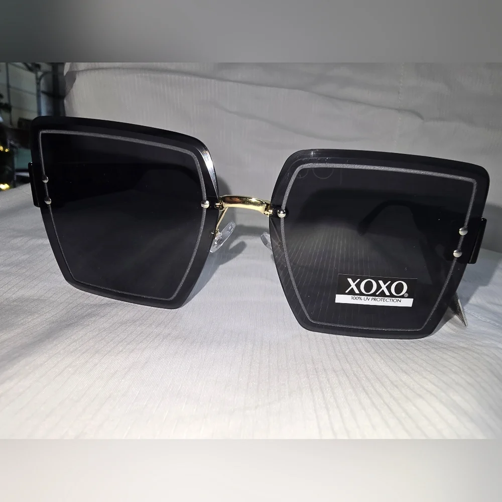 XOXO Gold and‎ Black Oversized Sunglasses