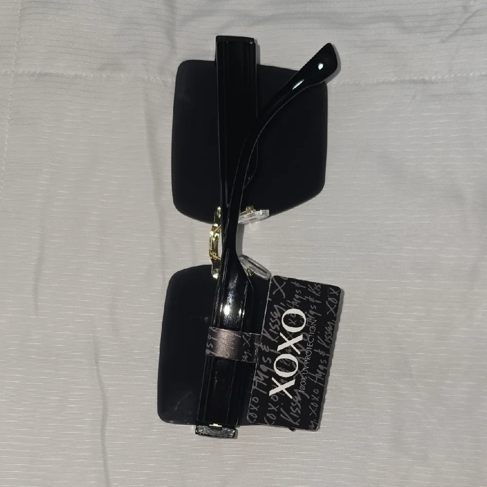 XOXO chic nose sunglasses