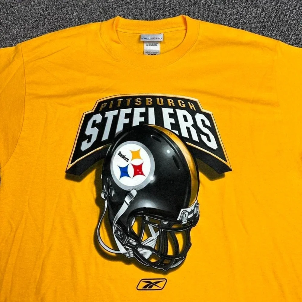 Vintage Yellow Reebok Pittsburgh Steelers Helmet shirt  Size Medium