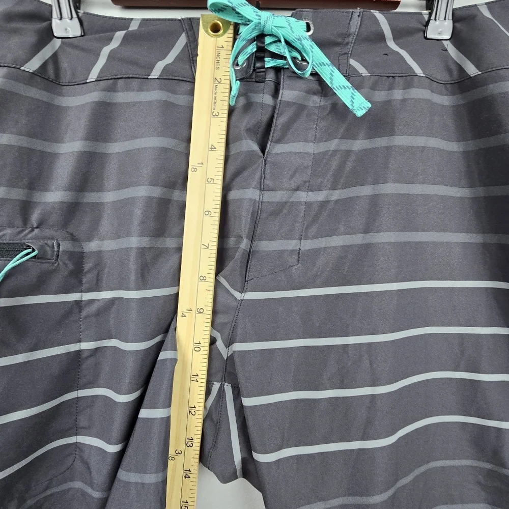 Patagonia has drawcord stretch