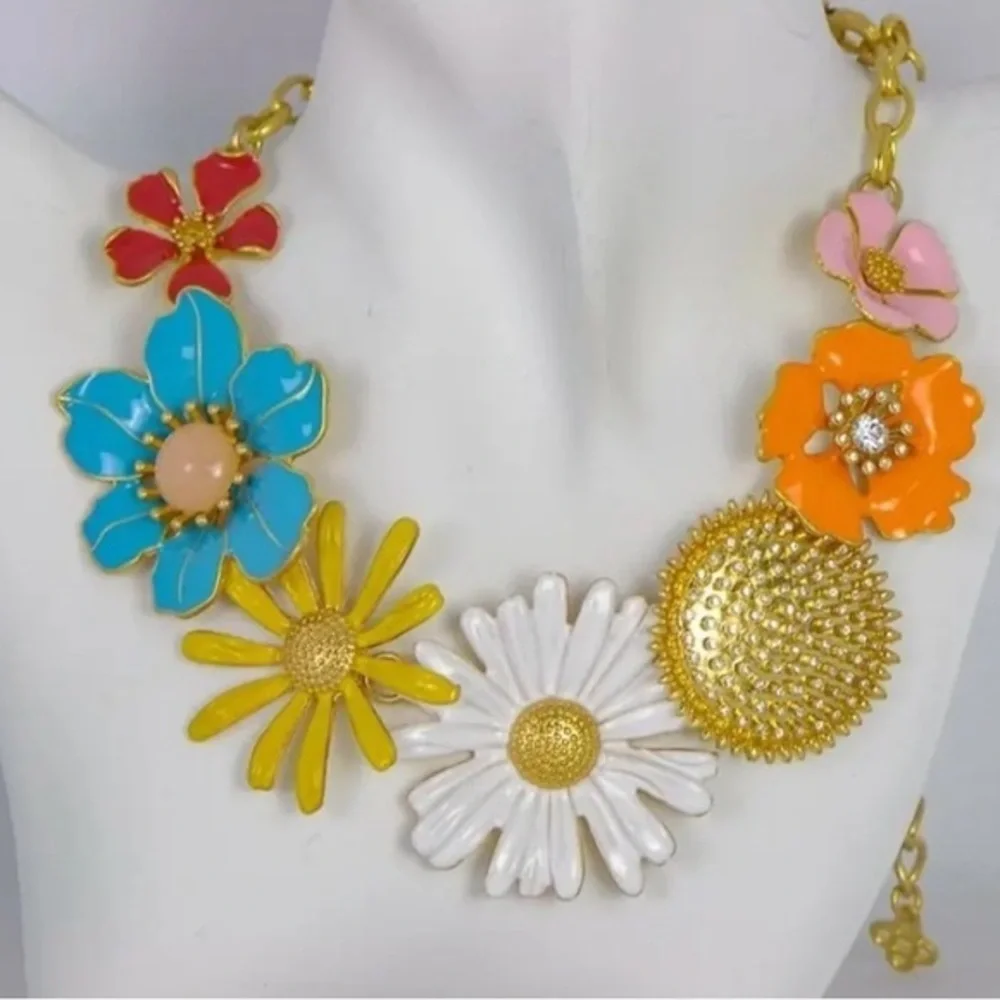 Oscar de la Renta bright beautiful