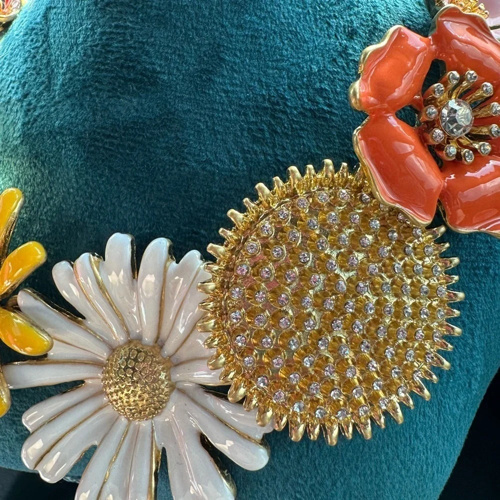 Oscar de la Renta bright beautiful