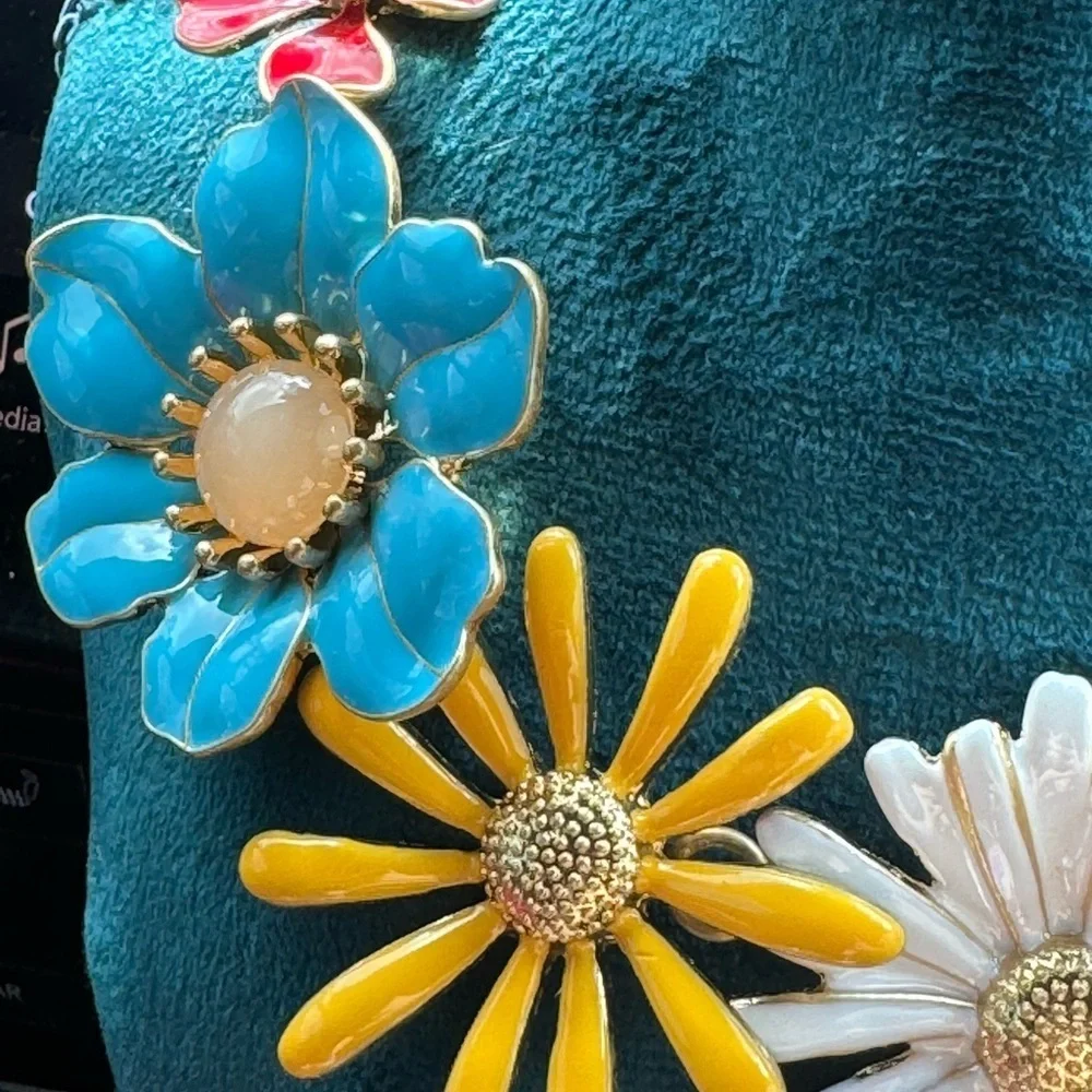 Oscar de la Renta bright beautiful