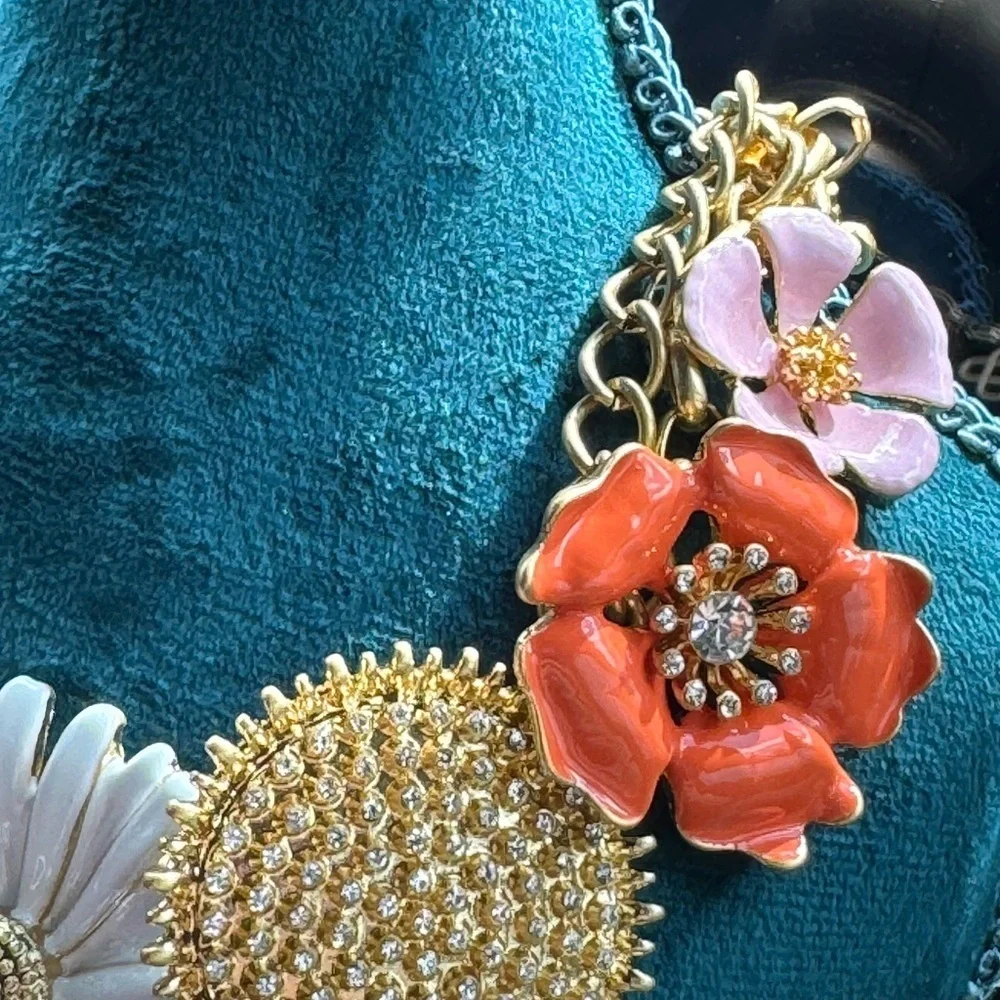 Oscar de la Renta bright beautiful
