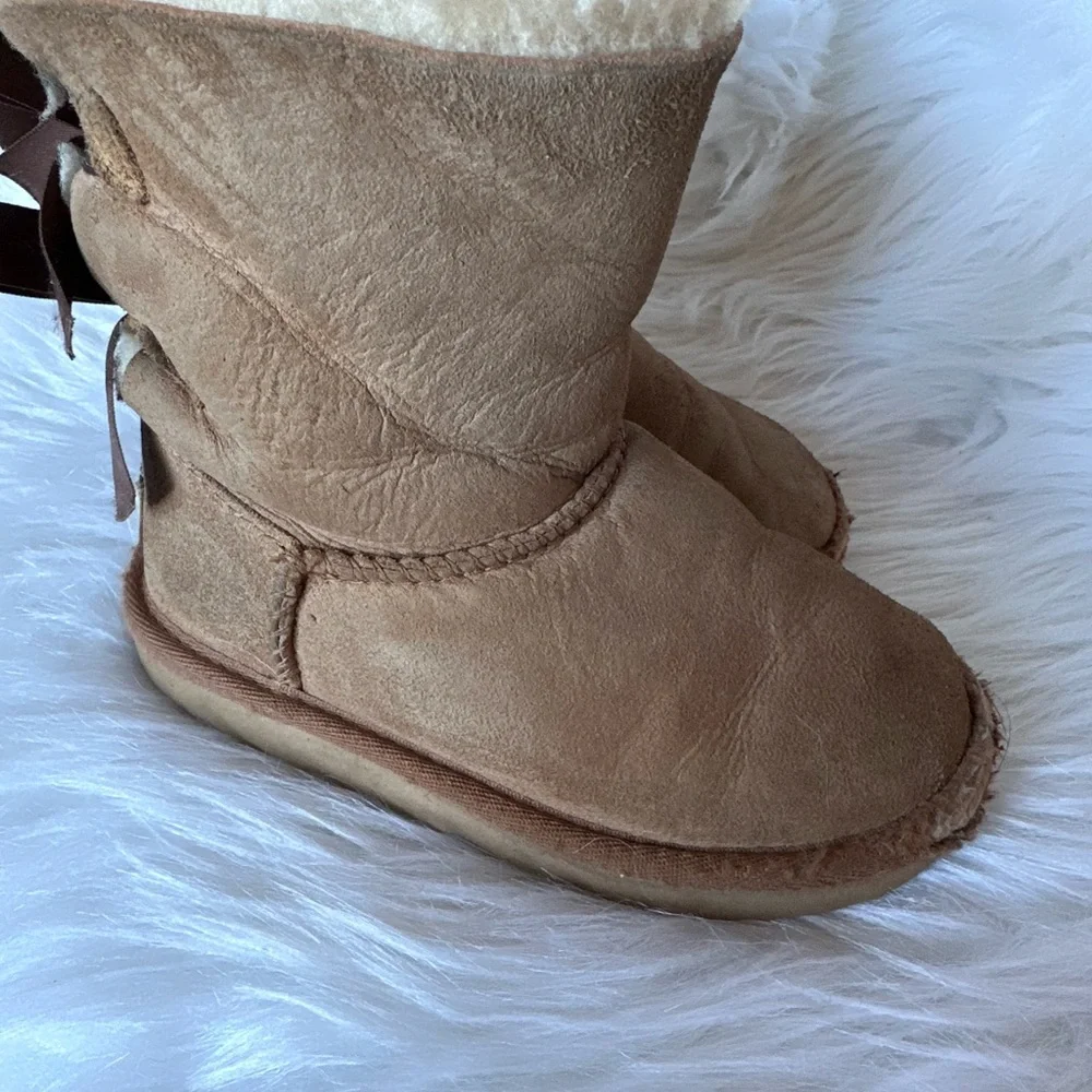 UGG Kids' Bailey Bow II Swiftie Party Chestnut Boot‎ Size 10