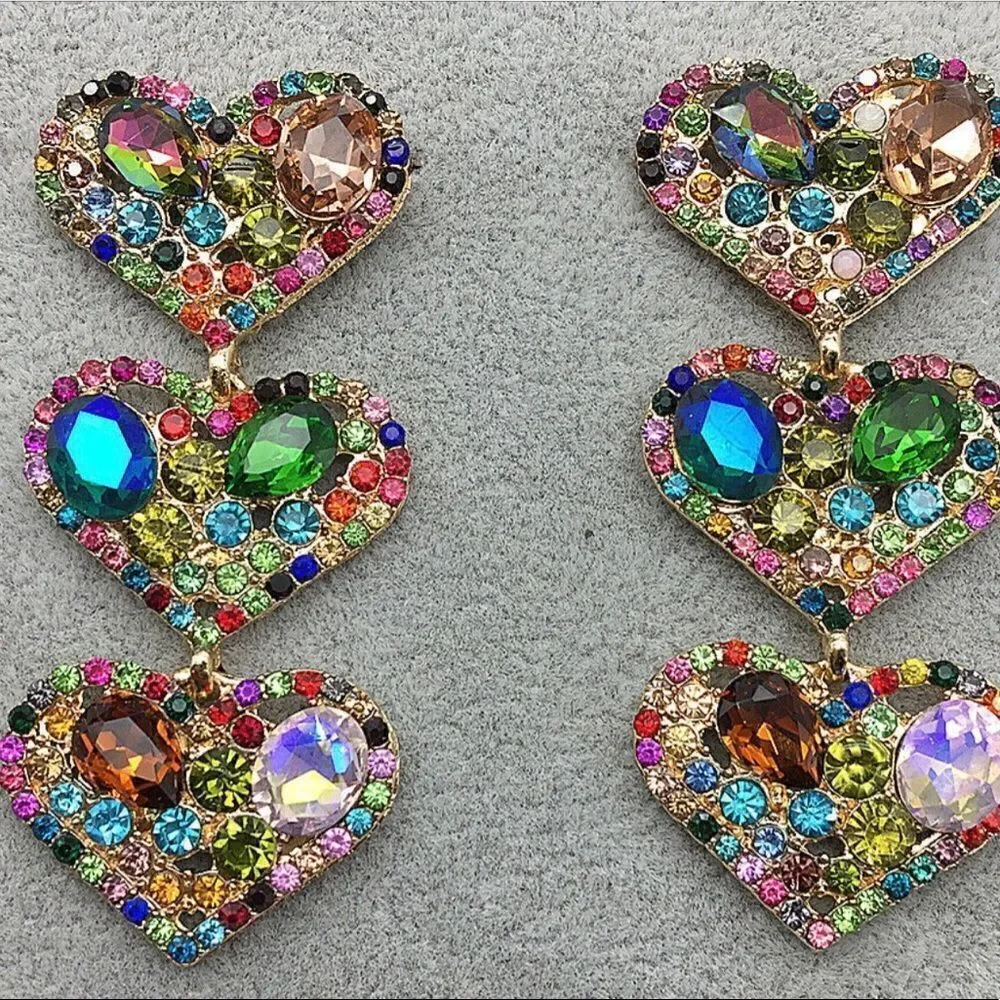 💗 Betsey Johnson triple heart sparkling dangle earrings 💗