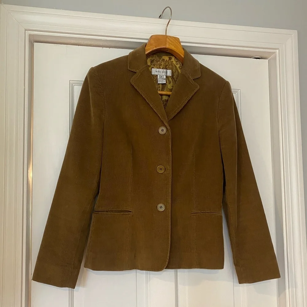 Vintage Nine West corduroy blazer with paisley lining. Perfect for fall!  Size 6