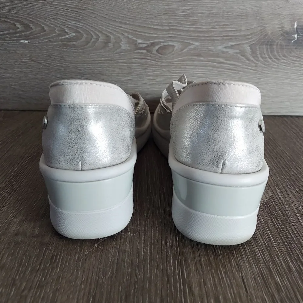 Bzees sasha wedge