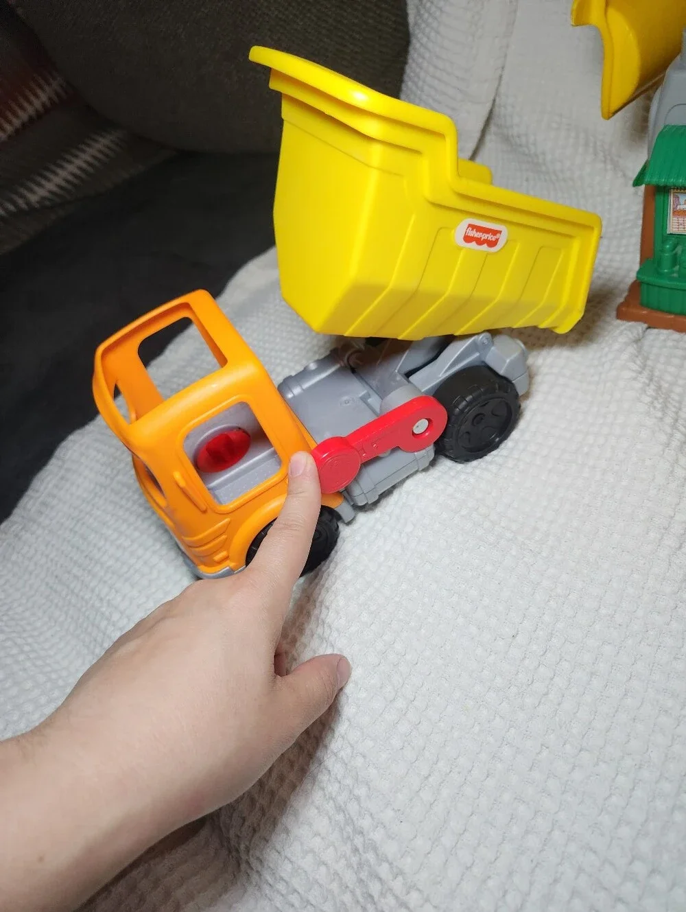 Fisher-Price Yellow Construction 2007 Playset w/ Dump Truck And Figures Working
