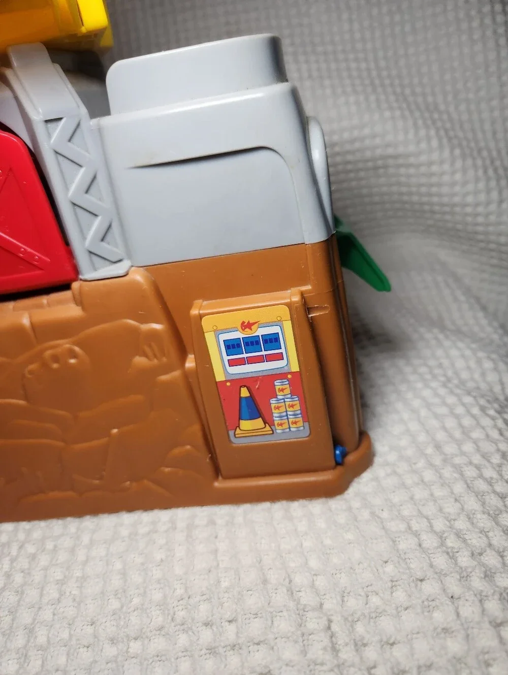 Fisher-Price Yellow Construction 2007 Playset w/ Dump Truck And Figures Working