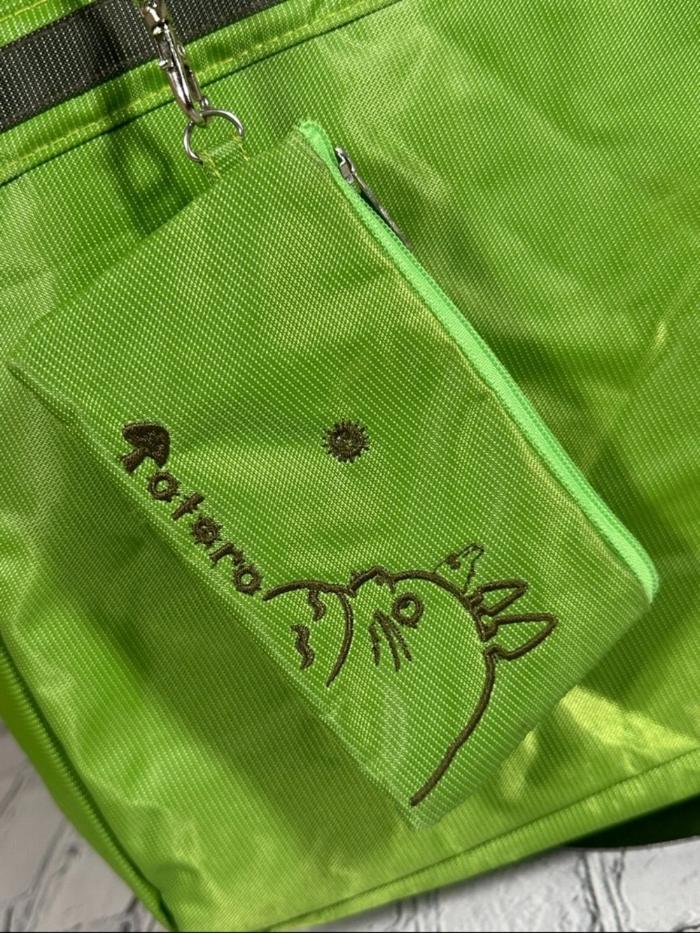 Totoro use embroidery inside