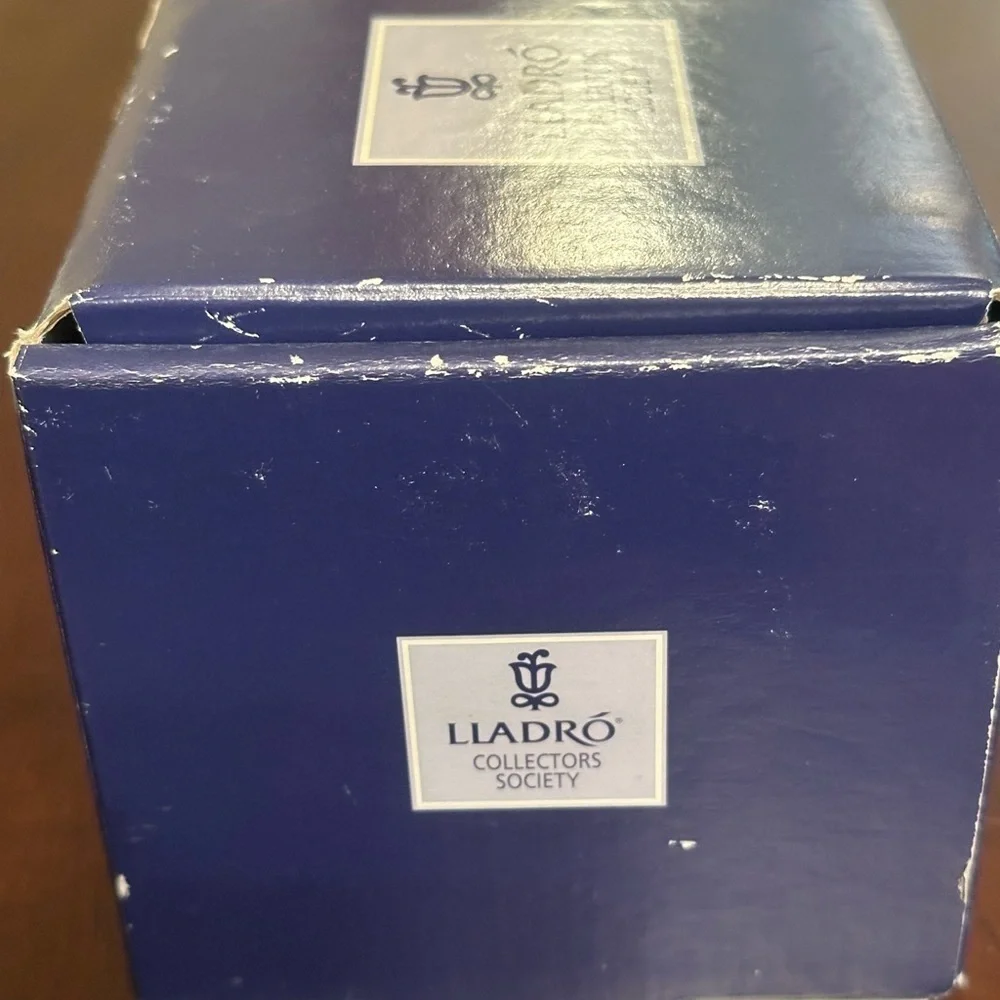 Lladro collectors society