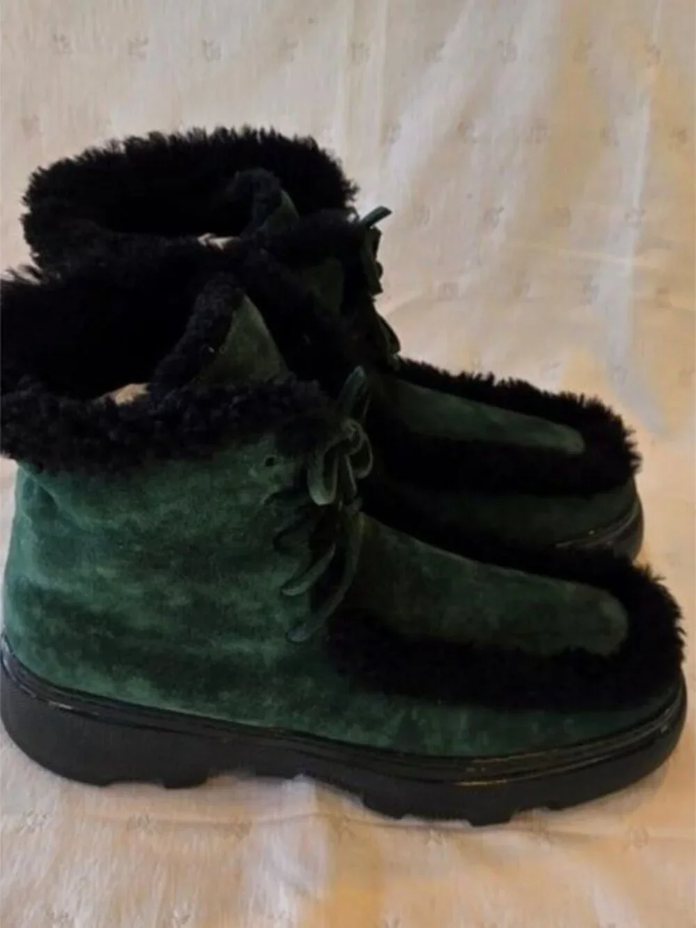 NIB Burberry Creeper Green (Vine) Shearling Round Toe Lace-Up Boots Size 41