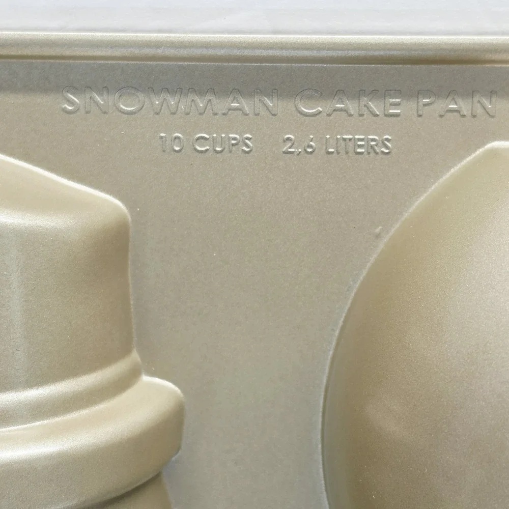 Nordic Ware 10 Cup 3D Snowman Cake Baking Pan Mold Cast Aluminum Made In USA