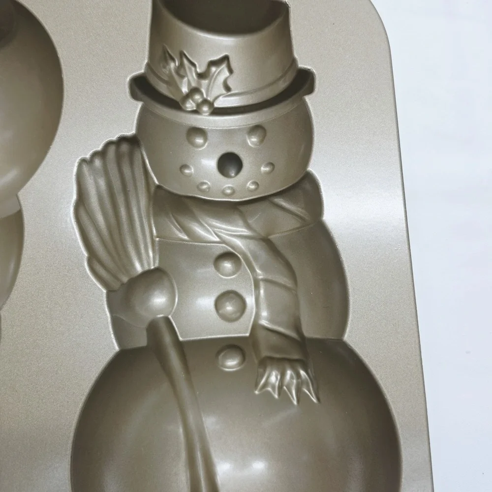 Nordic Ware 10 Cup 3D Snowman Cake Baking Pan Mold Cast Aluminum Made In USA