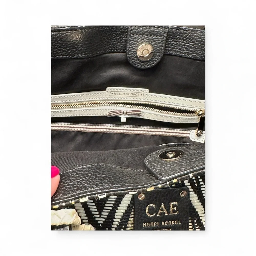 henri bendel stylish shoulder