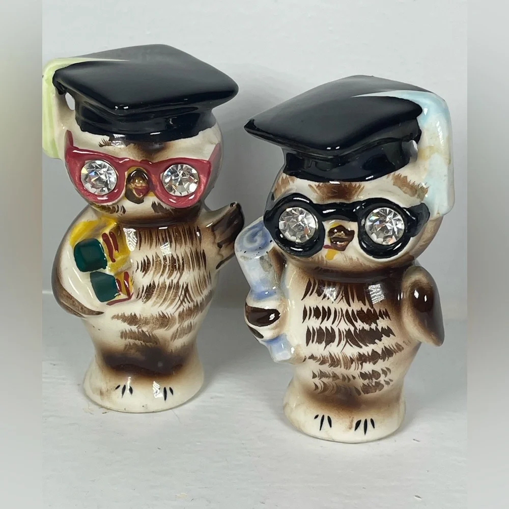 Lefton Vintage ceramic wise‎ owls salt & pepper shakers-Anthropomorphic-kitschy