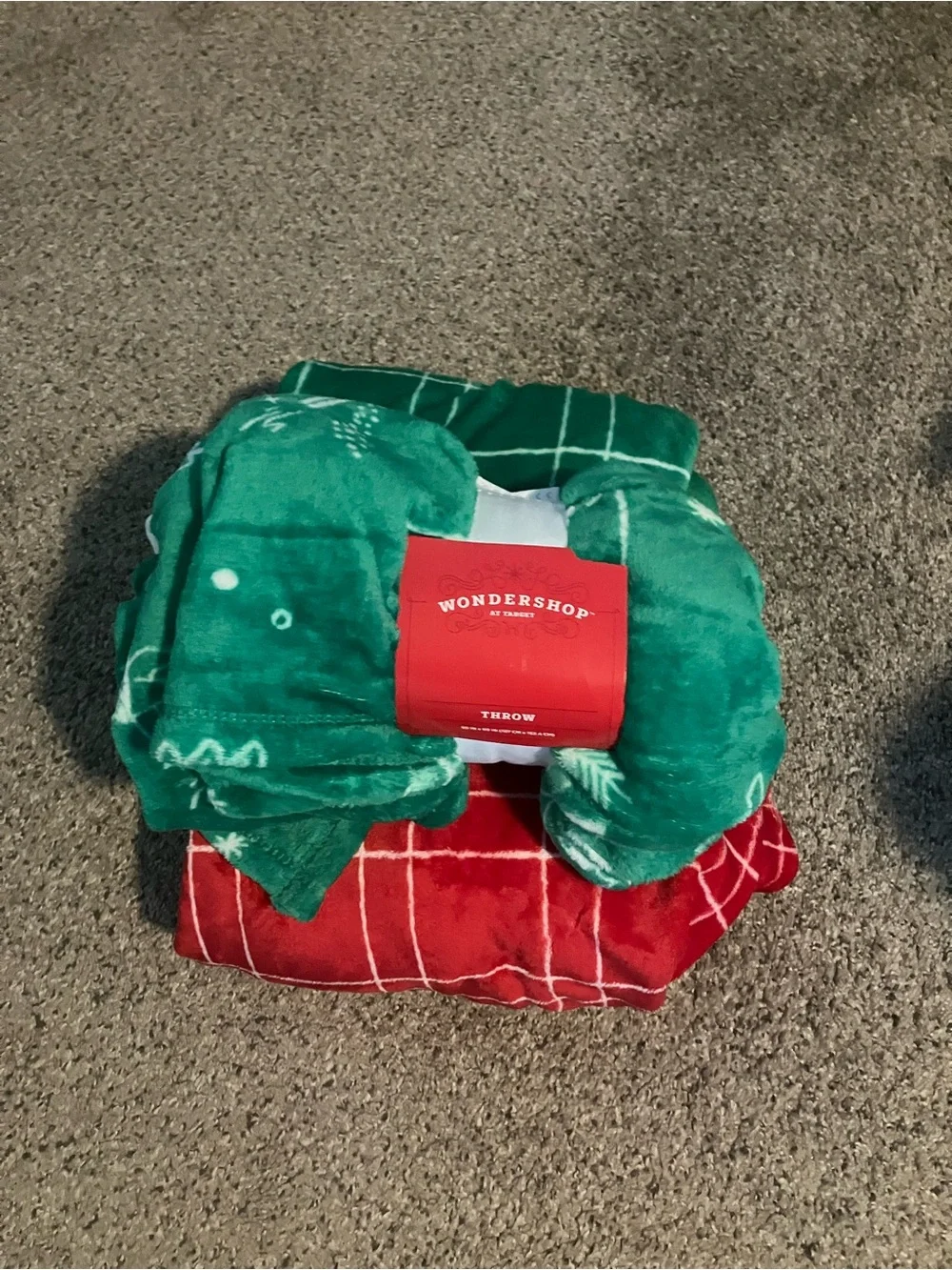 Wondershop white gifting