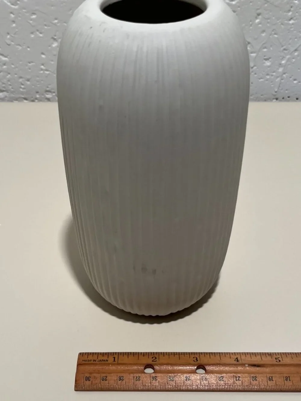 N/A medium white
