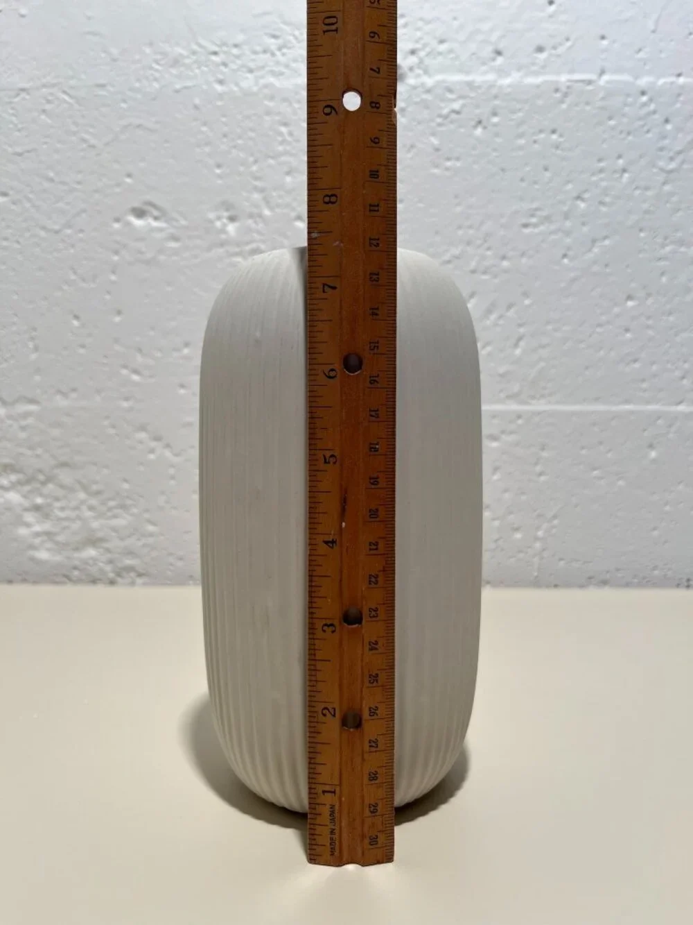 N/A medium white
