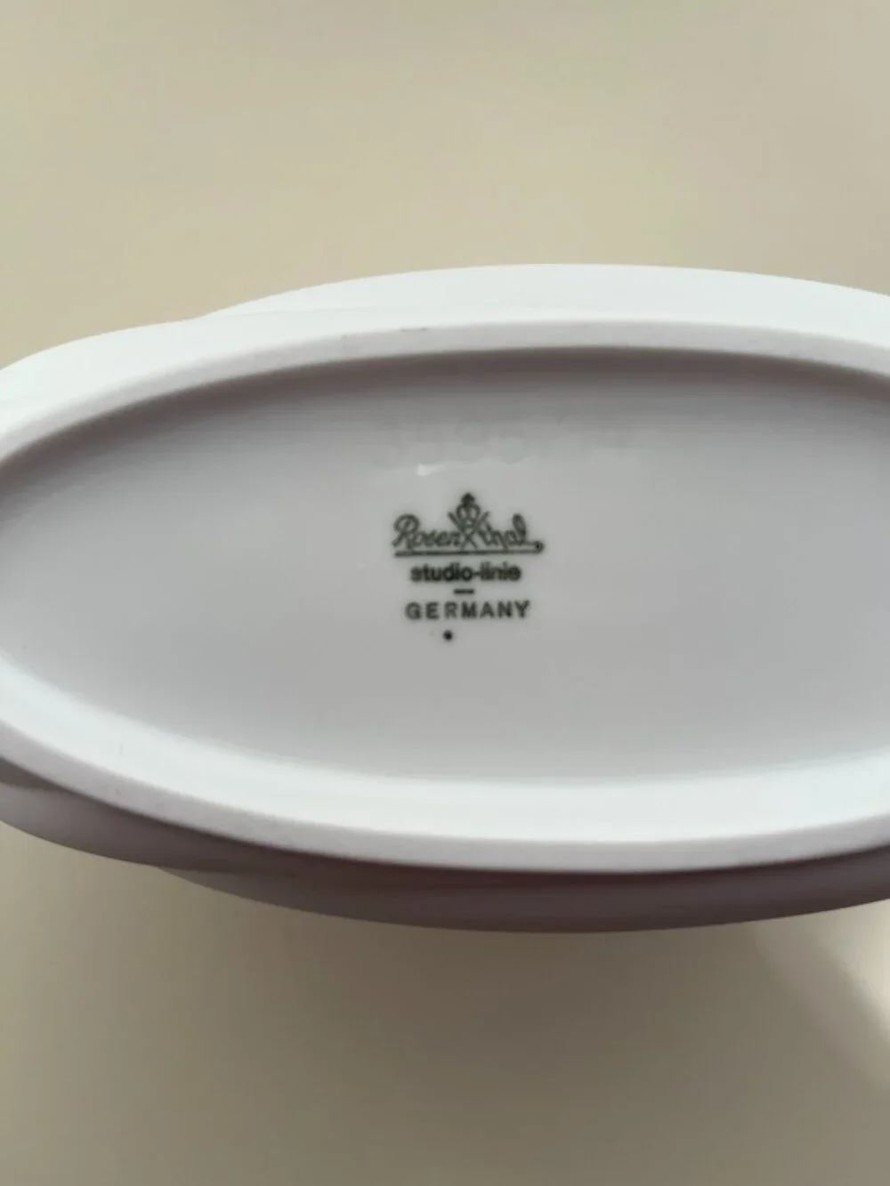 Rosenthal bisque geometric