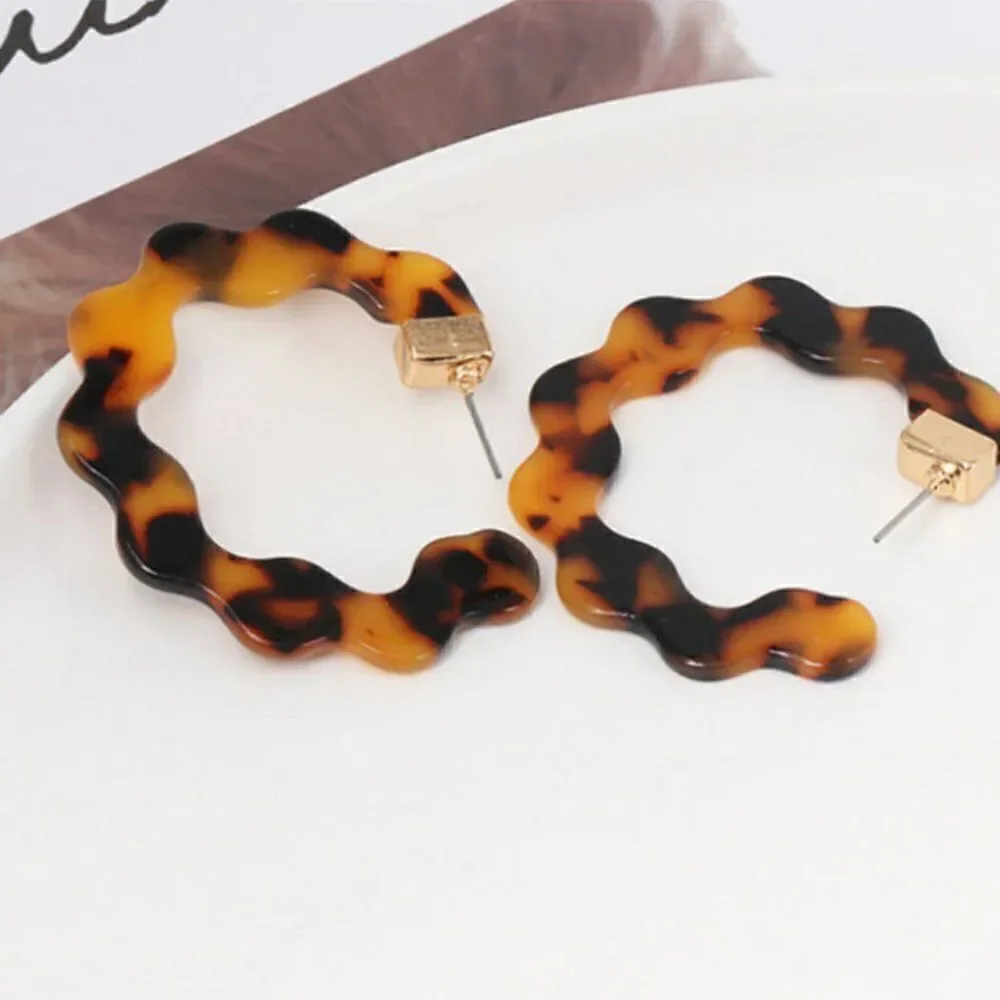 Anthropologie wavy resin