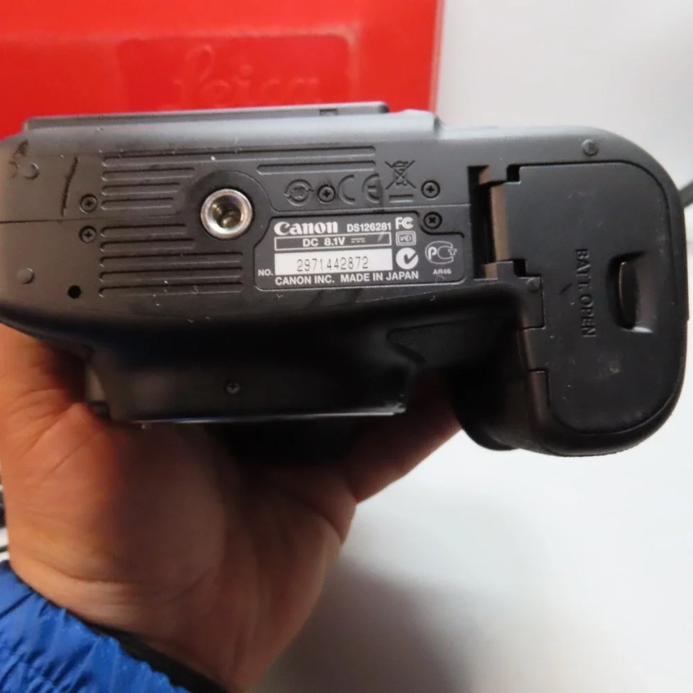 Canon camera battery