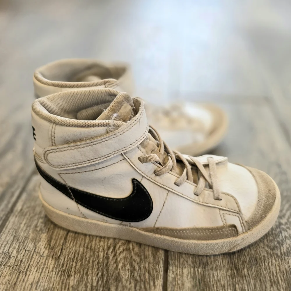Nike Kids High-Top Sneakers - White and Black