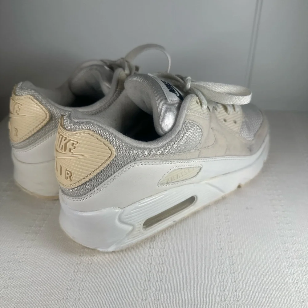 Nike ct3622 shape size
