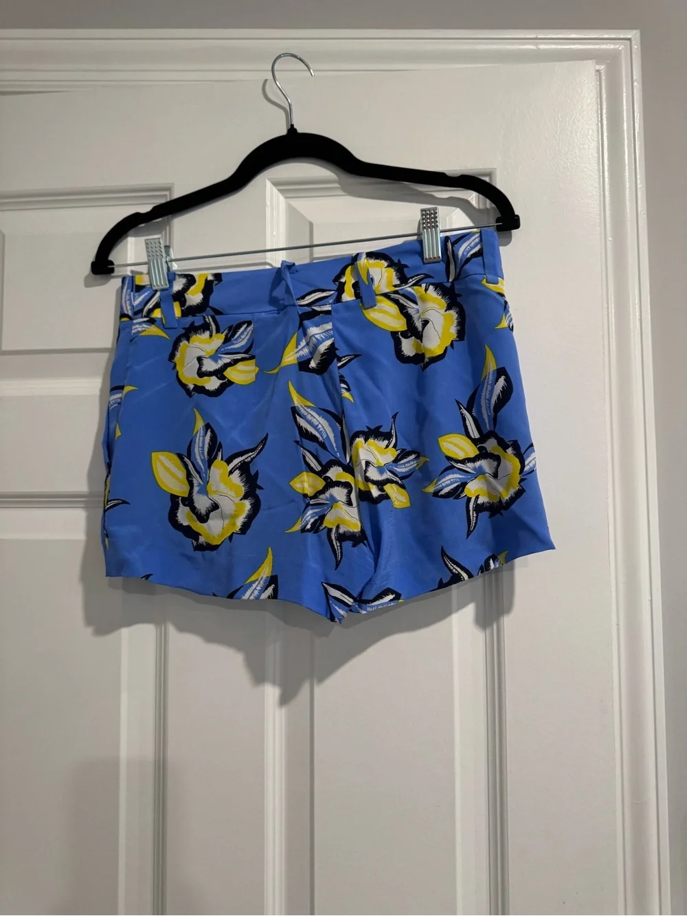 Diane Von Furstenberg dress set silhouette