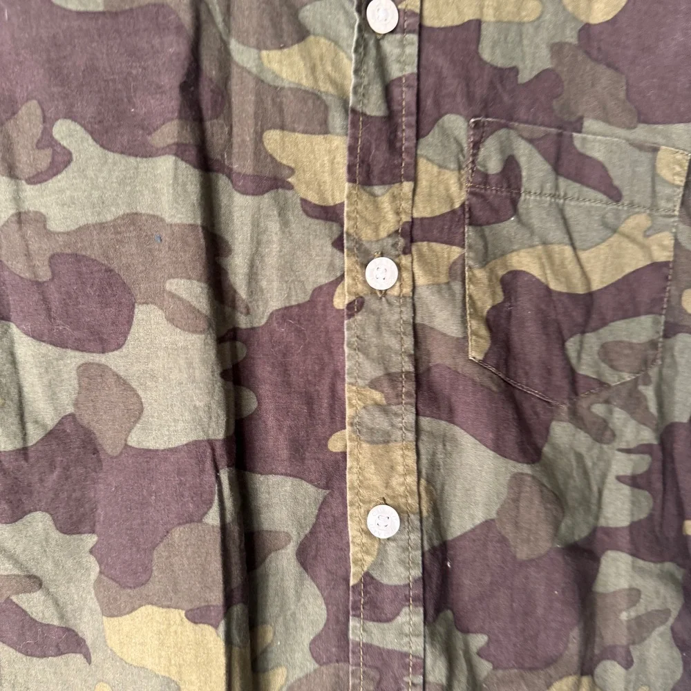 Old Navy Boys Camouflage Button-Down Shirt in Green & Brown