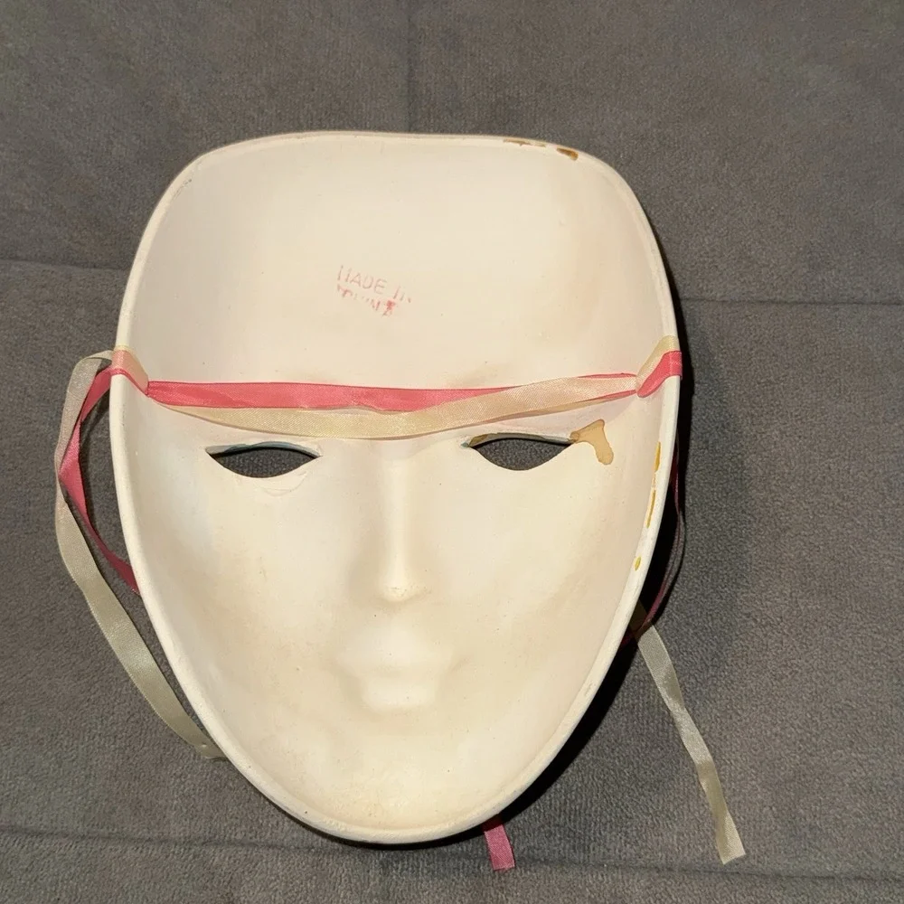 Vintage Decorative Ceramic Masquerade Mask Mardi Gras New Orleans Wall Hanging