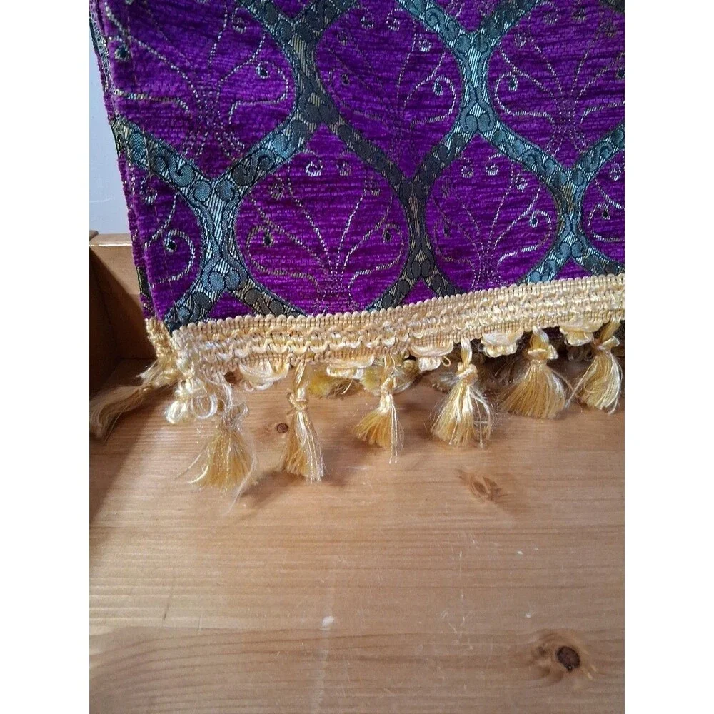 Unbranded this table