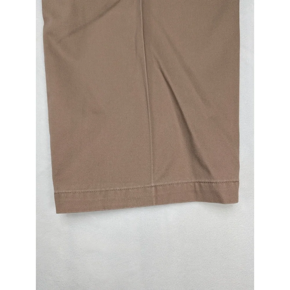 Oak Hill workwear khakis pockets