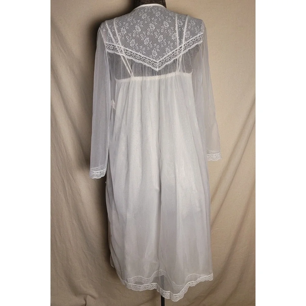Gilead vintage nightgown