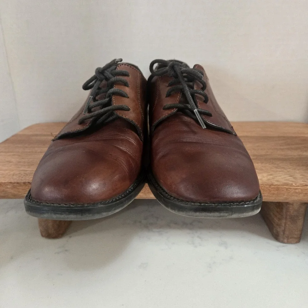 G.H. Bass & Co. up show shoe