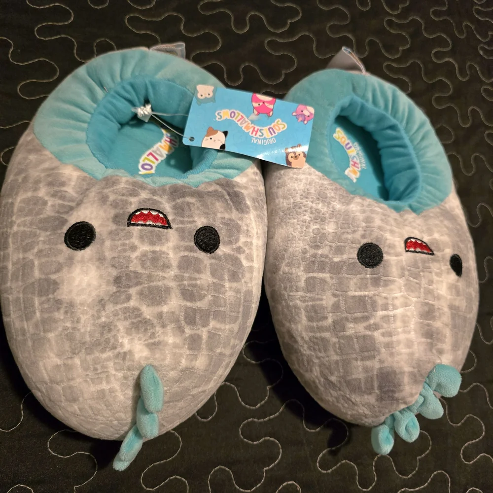 Squishmallow Kids Dinosaur Plush Slippers Gray & Blue‎ NWT Size 4/5 Youth